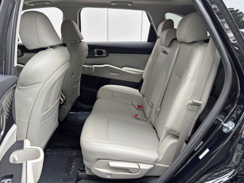 Used 2023 Kia Sorento S w/ Panoramic Sunroof Package FWD image 40