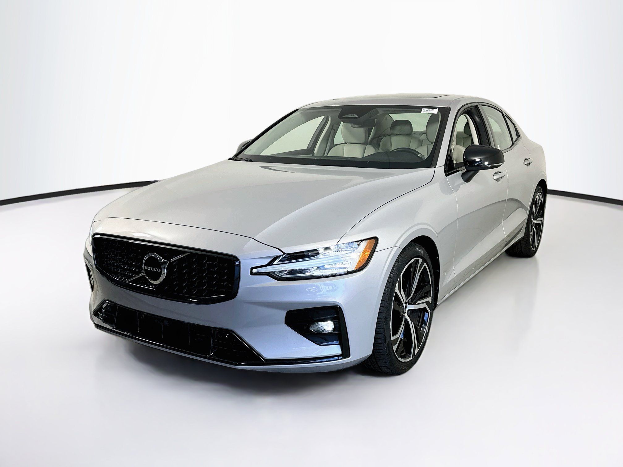 Used 2023 Volvo S60 B5 Core FWD image 1