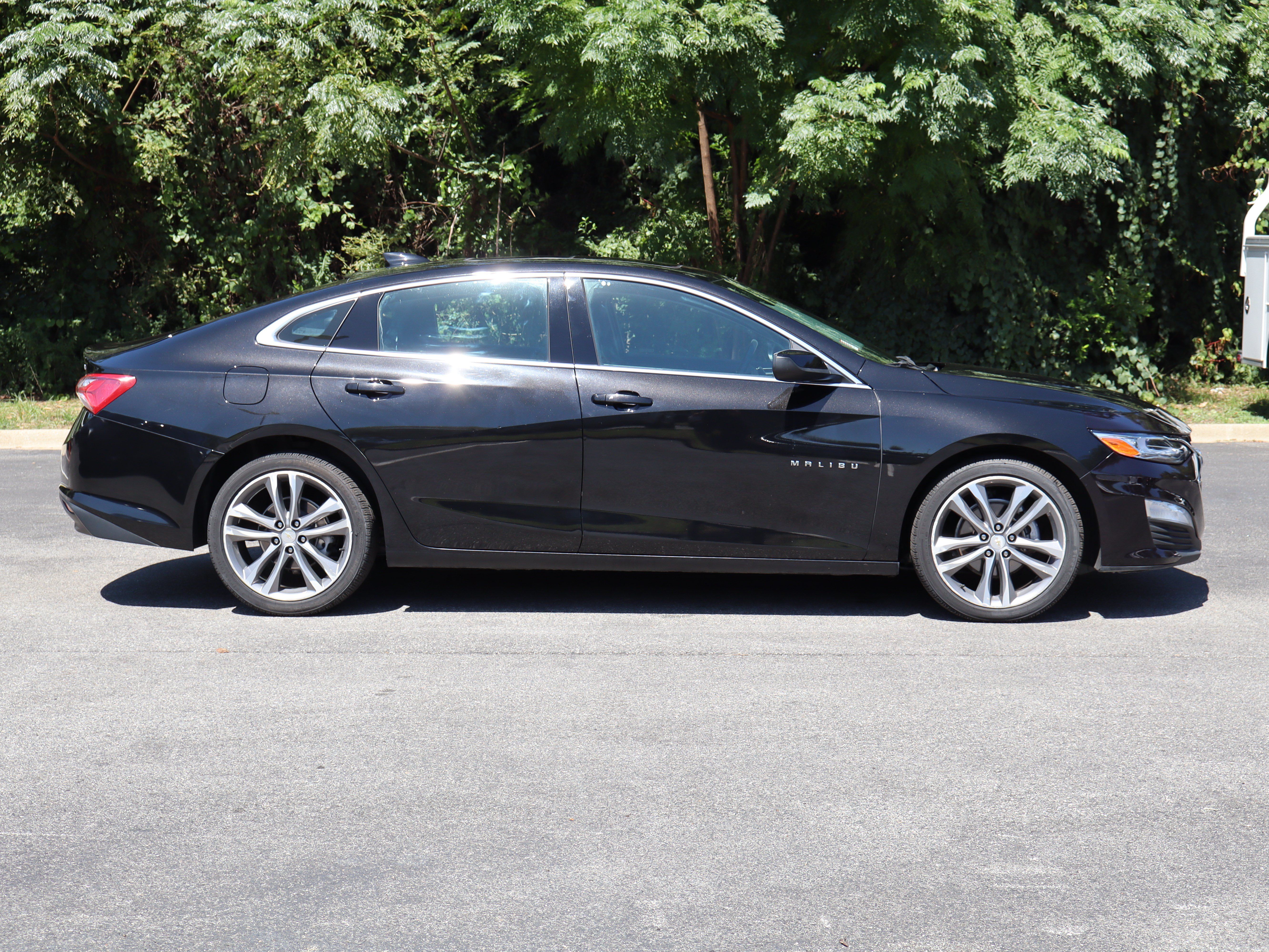 Used 2024 Chevrolet Malibu LT FWD image 11