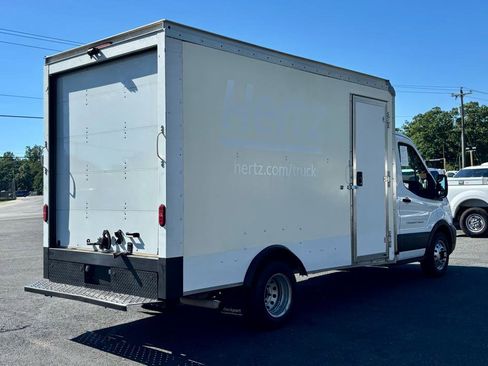 Used 2022 Ford Transit 350 DRW RWD image 6