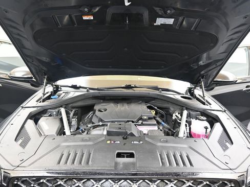 Used 2025 Genesis GV70 2.5T w/ Sport Prestige Package image 9