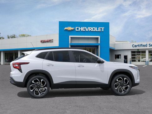 New 2026 Chevrolet Trax RS image 5