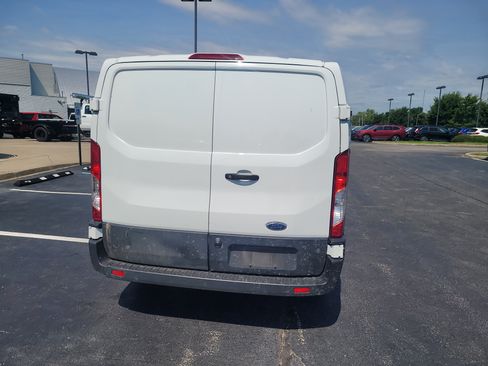 Used 2019 Ford Transit 150 130 Low Roof RWD image 4