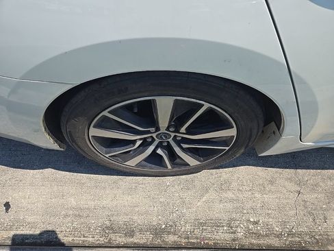 Used 2023 Nissan Maxima SV w/ Floor Mat Group FWD image 4