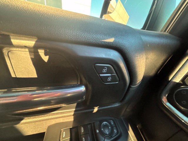 Used 2020 Chevrolet Silverado 1500 RST AWD/4WD image 34