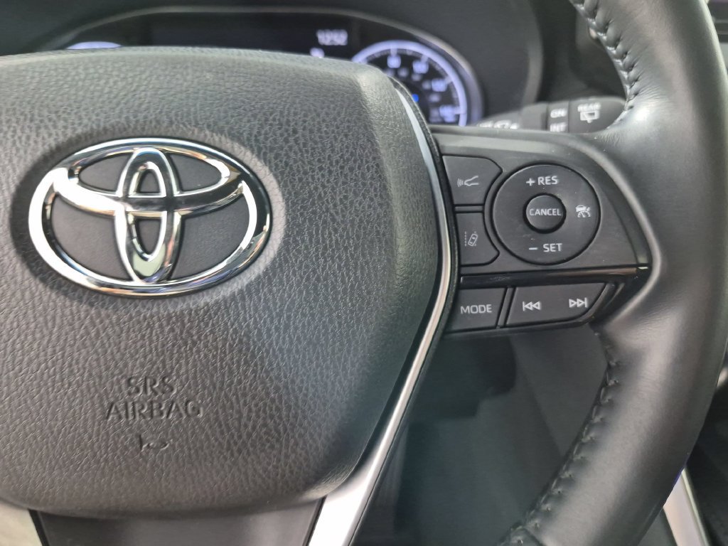 Used 2022 Toyota Venza XLE AWD/4WD image 15