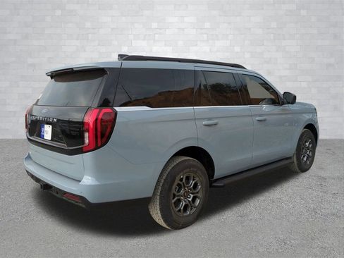 New 2025 Ford Expedition Active image 4