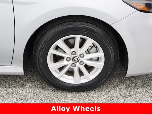 Certified 2025 Toyota Camry LE image 5