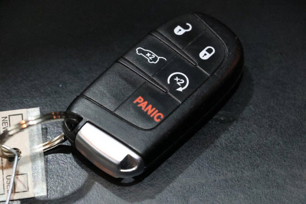 Used 2023 Dodge Durango R/T w/ Hemi Orange Plus Package AWD/4WD image 43