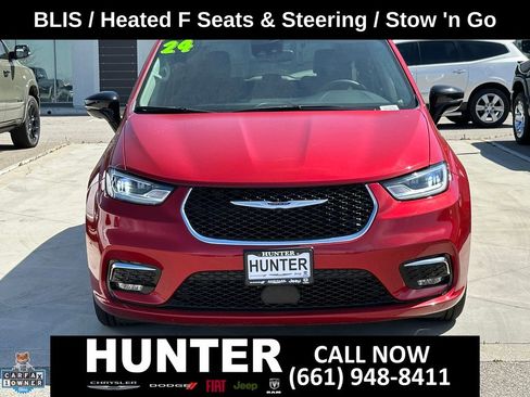 Used 2024 Chrysler Pacifica Touring-L FWD image 41