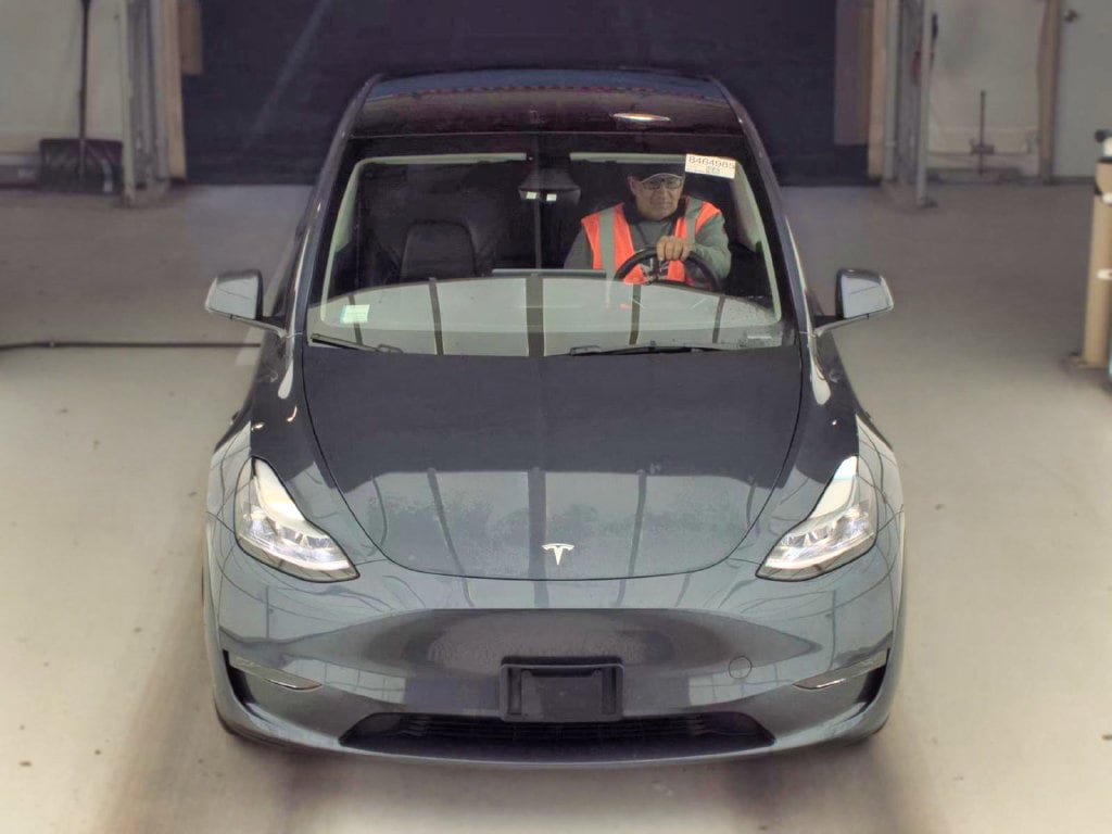 Used 2023 Tesla Model Y Long Range AWD/4WD image 3