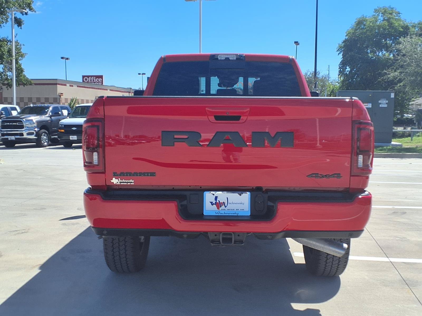 New 2026 RAM 2500 Laramie AWD/4WD image 7