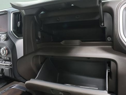 Used 2019 GMC Sierra 1500 SLT w/ SLT Premium Plus Package AWD/4WD image 31