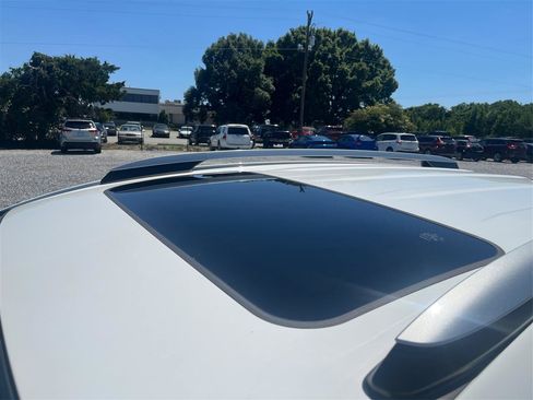 Used 2018 Toyota RAV4 XLE w/ Plus Extra Value Package AWD/4WD image 12