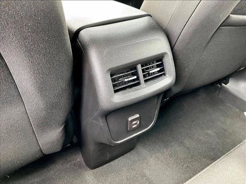 Used 2023 Chevrolet Equinox LS FWD image 23