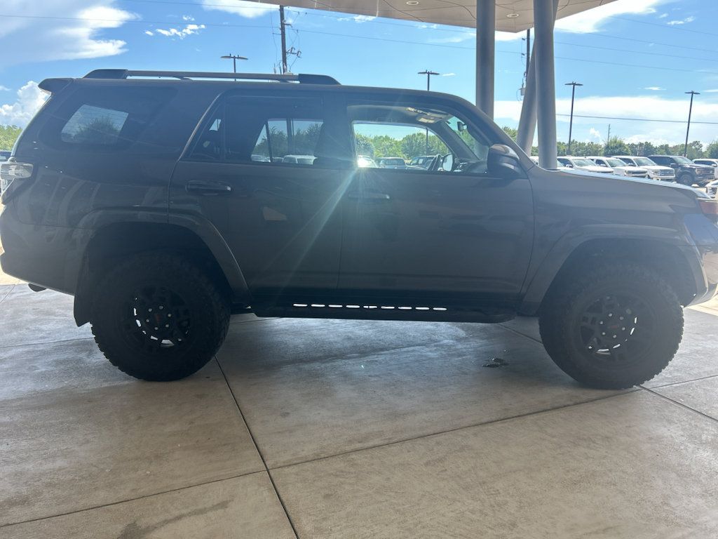 Used 2015 Toyota 4Runner SR5 AWD/4WD image 3