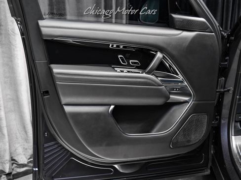 Used 2023 Land Rover Range Rover Autobiography image 40