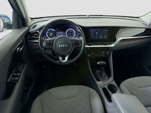 Used 2022 Kia Niro LXS FWD image 24
