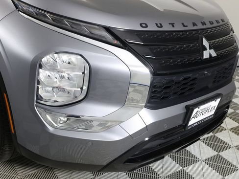 Used 2024 Mitsubishi Outlander SE Black Edition FWD image 38