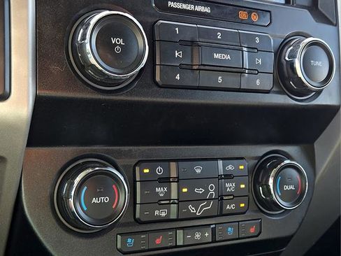 Used 2020 Ford F350 Lariat w/ Lariat Ultimate Package AWD/4WD image 26