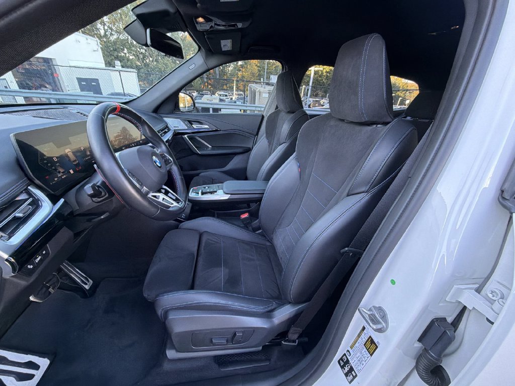 Used 2024 BMW X1 M35i w/ Shadowloine Package AWD/4WD image 19