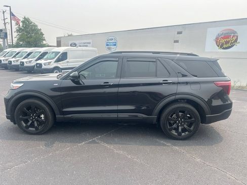 Used 2023 Ford Explorer ST-Line w/ Class IV Trailer Tow Package AWD/4WD image 8