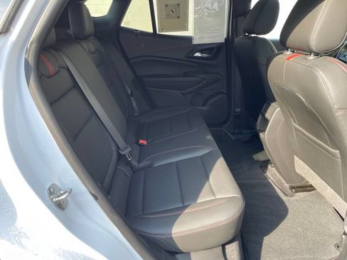 Used 2024 Chevrolet Trax RS w/ Sunroof Package FWD image 31