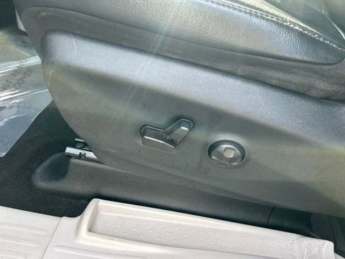 Used 2022 Chrysler Pacifica Touring-L image 35