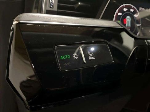 Used 2024 Audi Q8 e-tron Premium Plus w/ Premium Plus Package AWD/4WD image 37