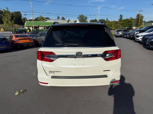 Used 2018 Honda Odyssey Touring image 9