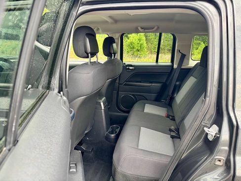 Used 2010 Jeep Patriot Latitude AWD/4WD image 21