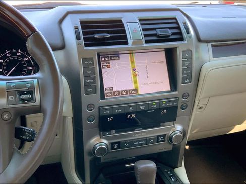 Used 2016 Lexus GX 460 image 6