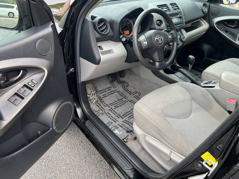 Used 2012 Toyota RAV4 FWD w/ Upgrade Value Pkg image 18