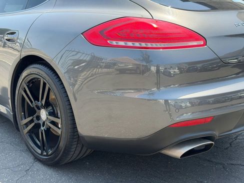 Used 2014 Porsche Panamera 4 AWD/4WD image 25
