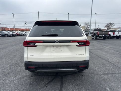 Used 2024 Toyota Grand Highlander Platinum image 4