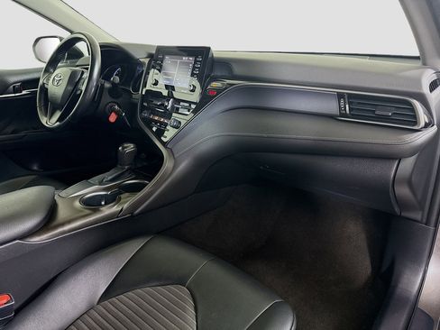 Used 2021 Toyota Camry SE FWD image 29