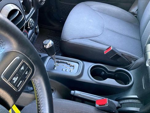 Used 2016 Jeep Wrangler Unlimited Sport w/ Quick Order Package 24S AWD/4WD image 14