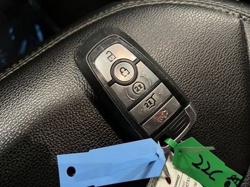 Used 2023 Ford Explorer Limited image 28