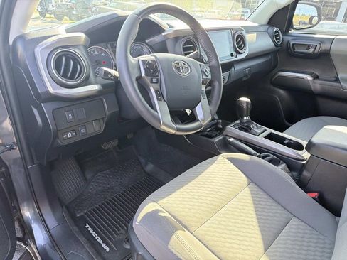 Used 2020 Toyota Tacoma SR5 AWD/4WD image 25