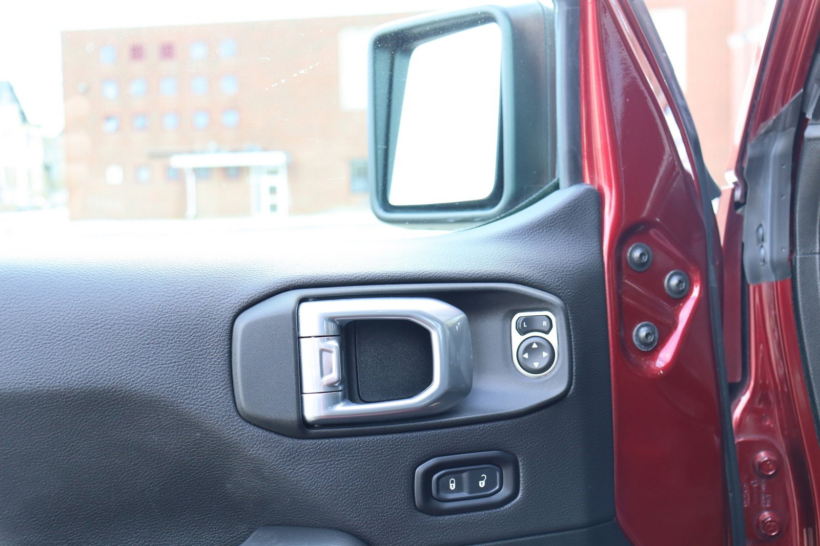 Used 2022 Jeep Wrangler Unlimited Sahara w/ Cold Weather Group AWD/4WD image 21