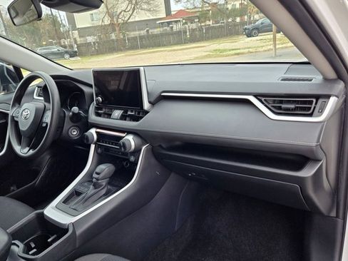 Used 2025 Toyota RAV4 LE image 30