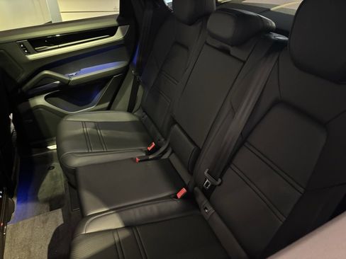 Certified 2026 Porsche Cayenne Coupe image 26