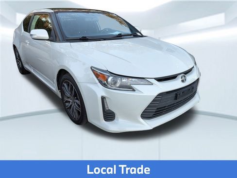 Used 2016 Scion tC Base image 4