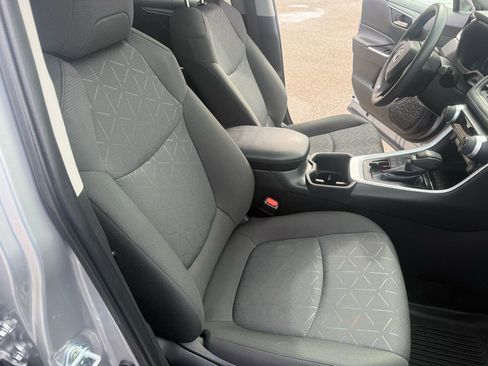 Used 2024 Toyota RAV4 XLE w/ Convenience Package image 14