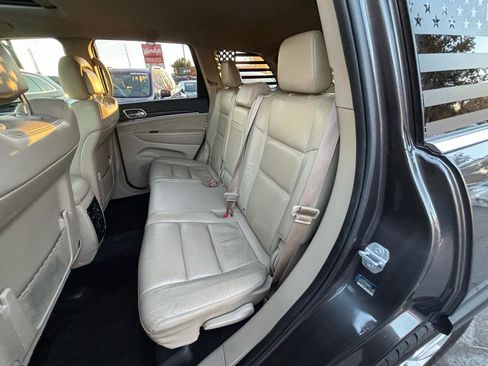 Used 2017 Jeep Grand Cherokee Limited w/ Trailer Tow Group IV AWD/4WD image 10