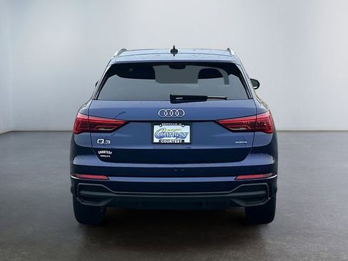 Used 2023 Audi Q3 2.0T Premium image 4