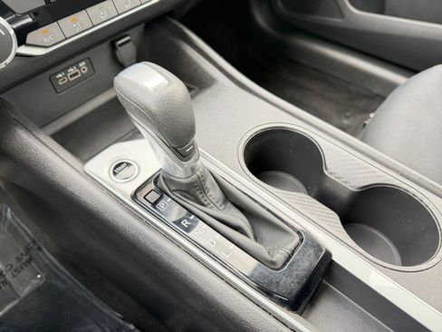 Used 2025 Nissan Altima 2.5 SV FWD image 42