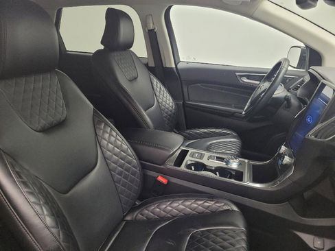 Used 2024 Ford Edge Titanium image 21
