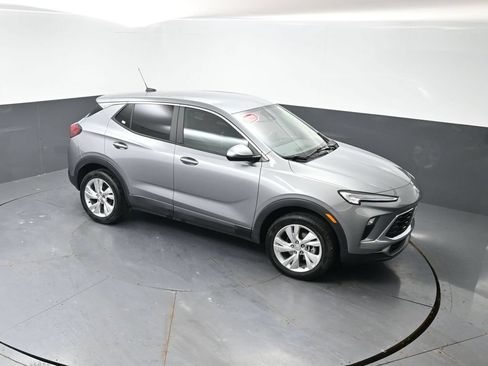 Used 2025 Buick Encore GX Preferred AWD/4WD image 43