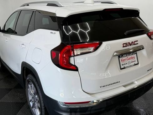 Used 2023 GMC Terrain SLT AWD/4WD image 9